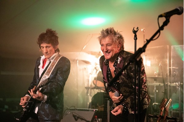Sir Rod Stewart and Rolling Stones guitarist Ronnie Wood (left) 